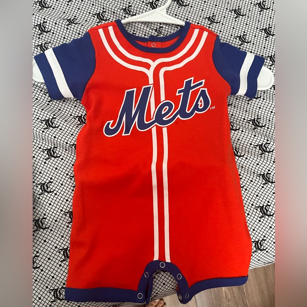 Mets baby onsie 6-9 months
